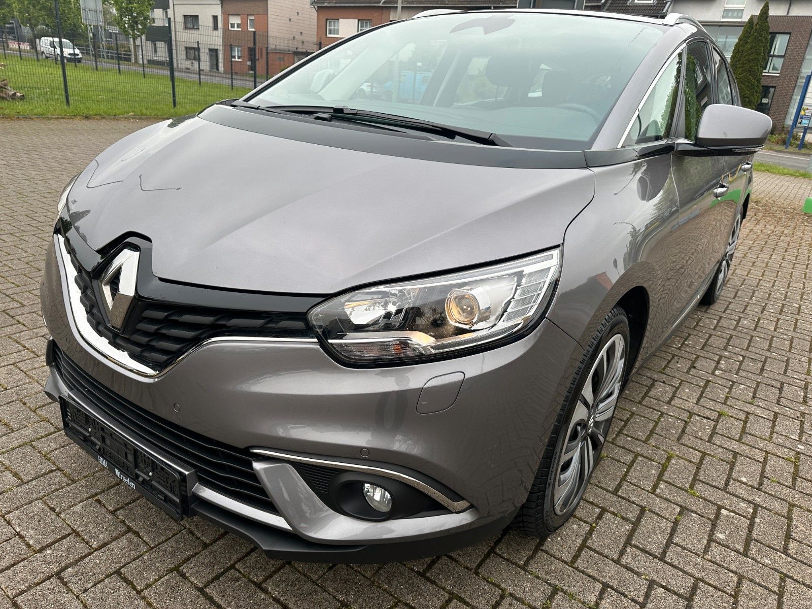 Renault Scenic IV Grand Business Edition - Samsaru's Car Outlet