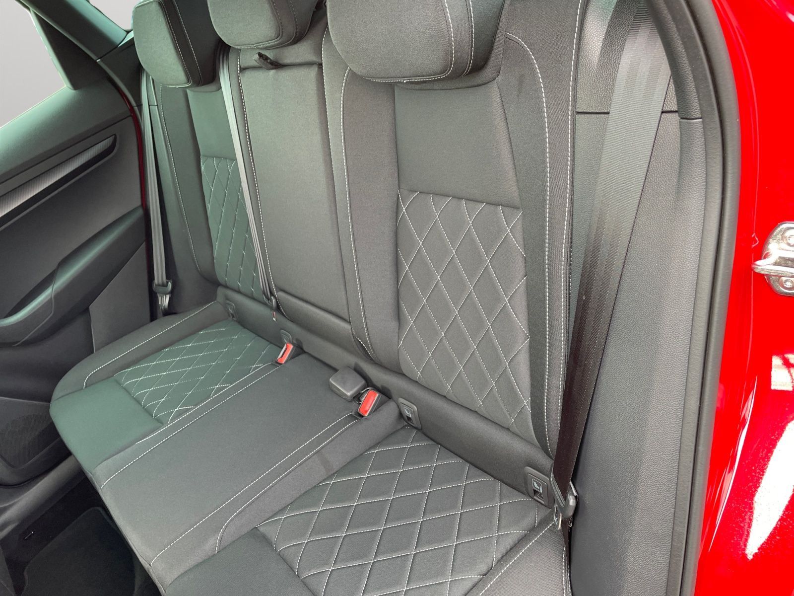 Skoda Karoq 2.0 TSI 4x4 DSG Sportline AHK/Standhzg./Si