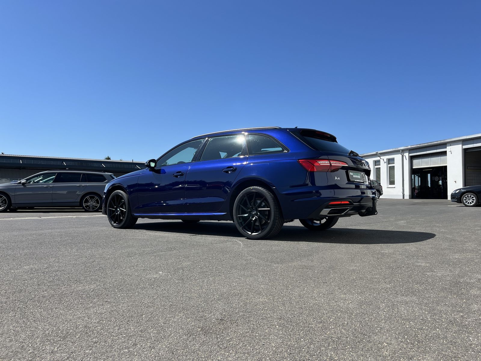 Audi A4 Avant 40 2.0 TDI S-Line - Samsaru's Car Outlet