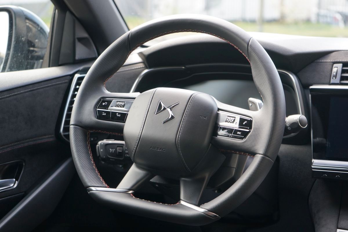 DS Automobiles DS7 (Crossback) Performance Line + 360 Kamera