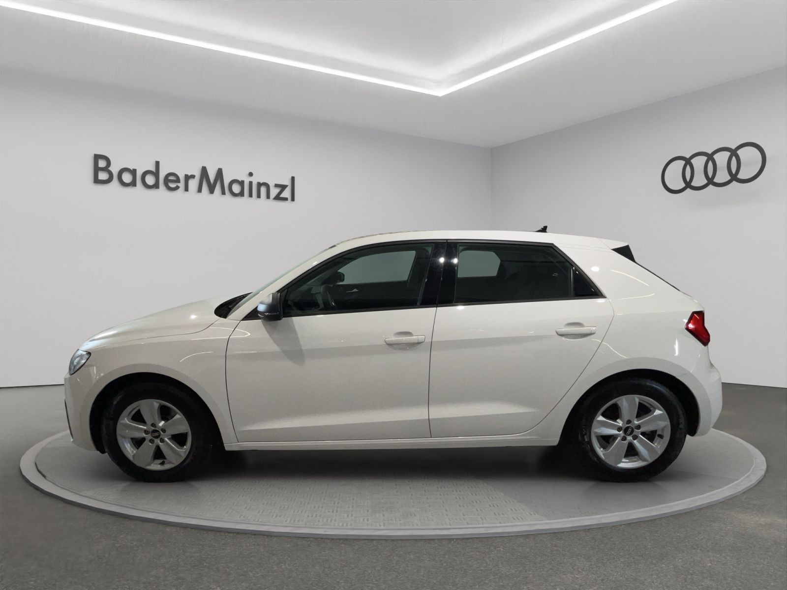 Audi A1 Sportback 30 TFSI S tronic - Samsaru's Car Outlet