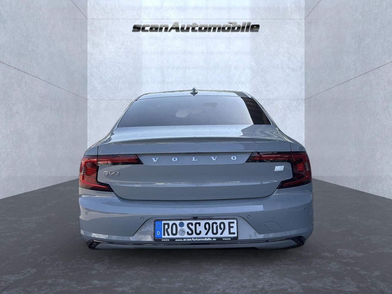 Volvo S90 Plus Dark Recharge Plug-In Hybrid AWD LED