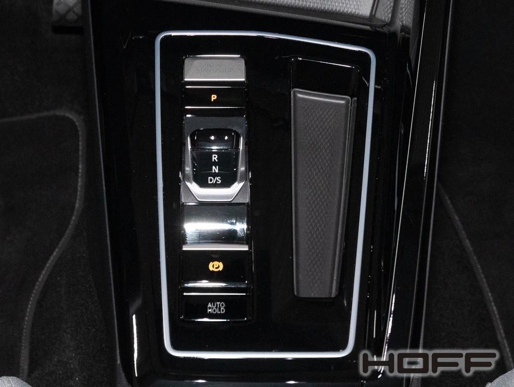 Volkswagen Golf VIII Style 1.5 eTSI DSG - Samsaru's Car Outlet
