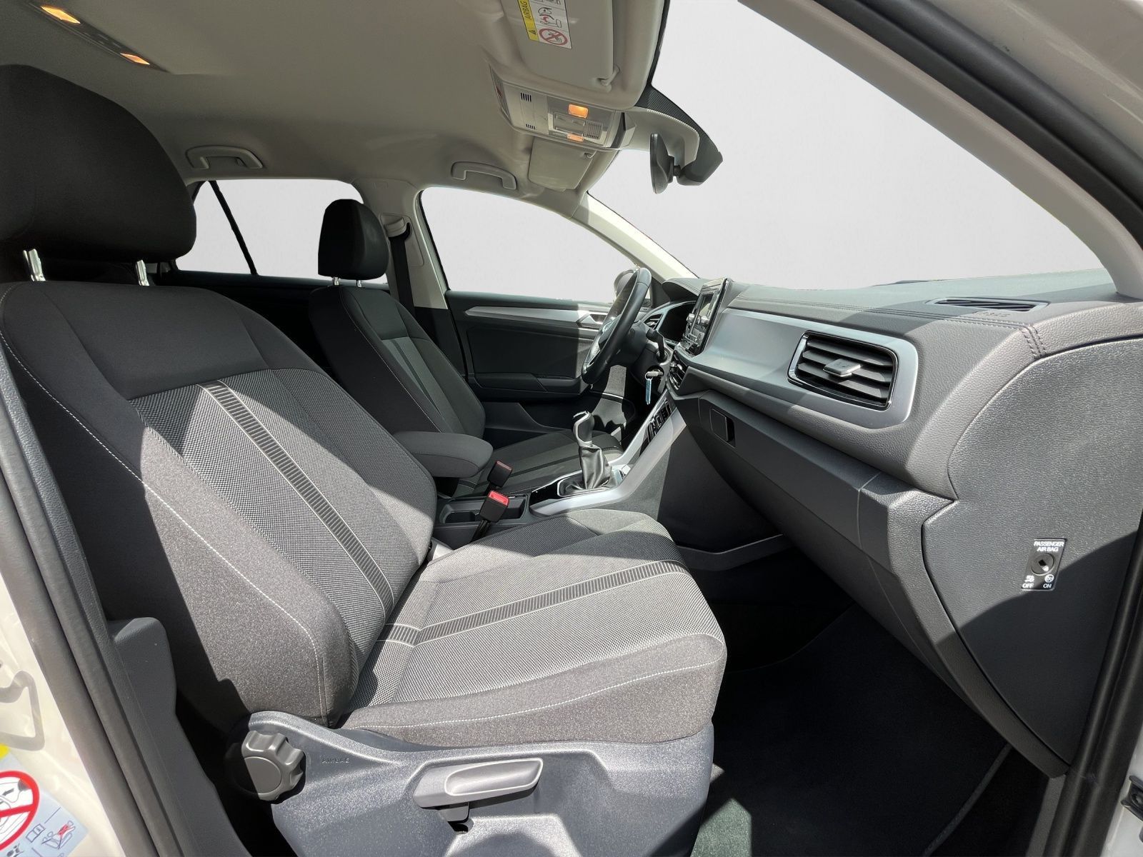 Volkswagen T-ROC Life 2.0 TDI - Samsaru's Car Outlet