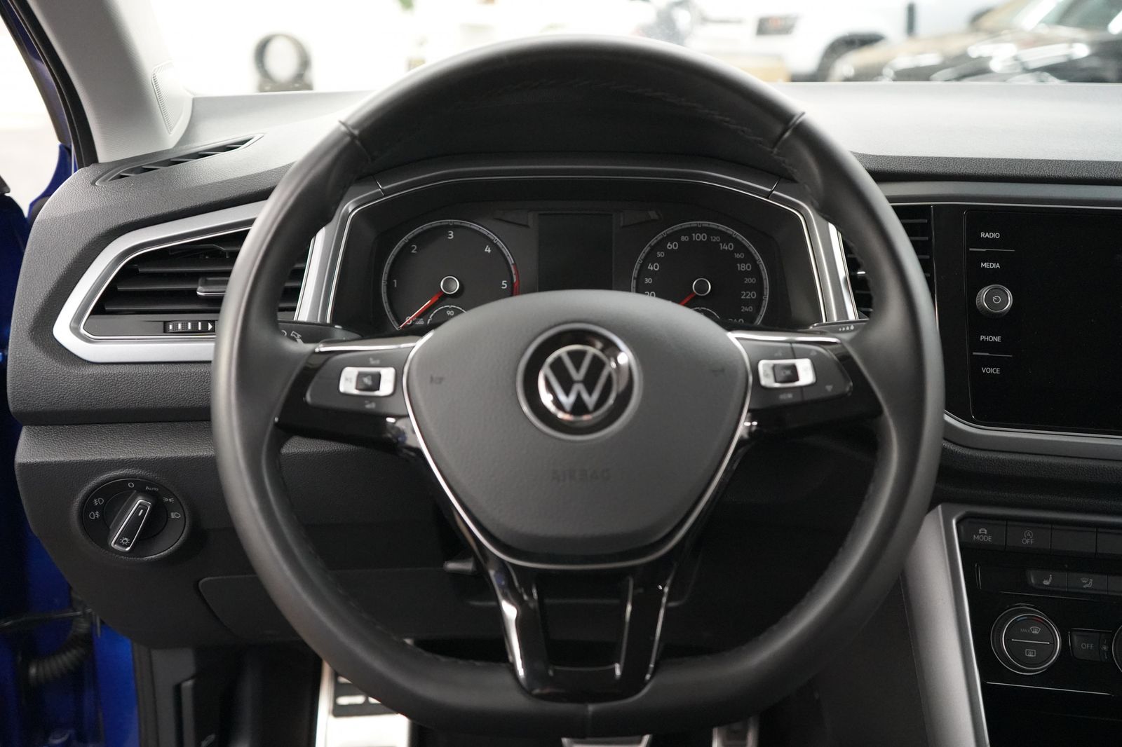 Volkswagen T-Roc 2.0 - Samsaru's Car Outlet