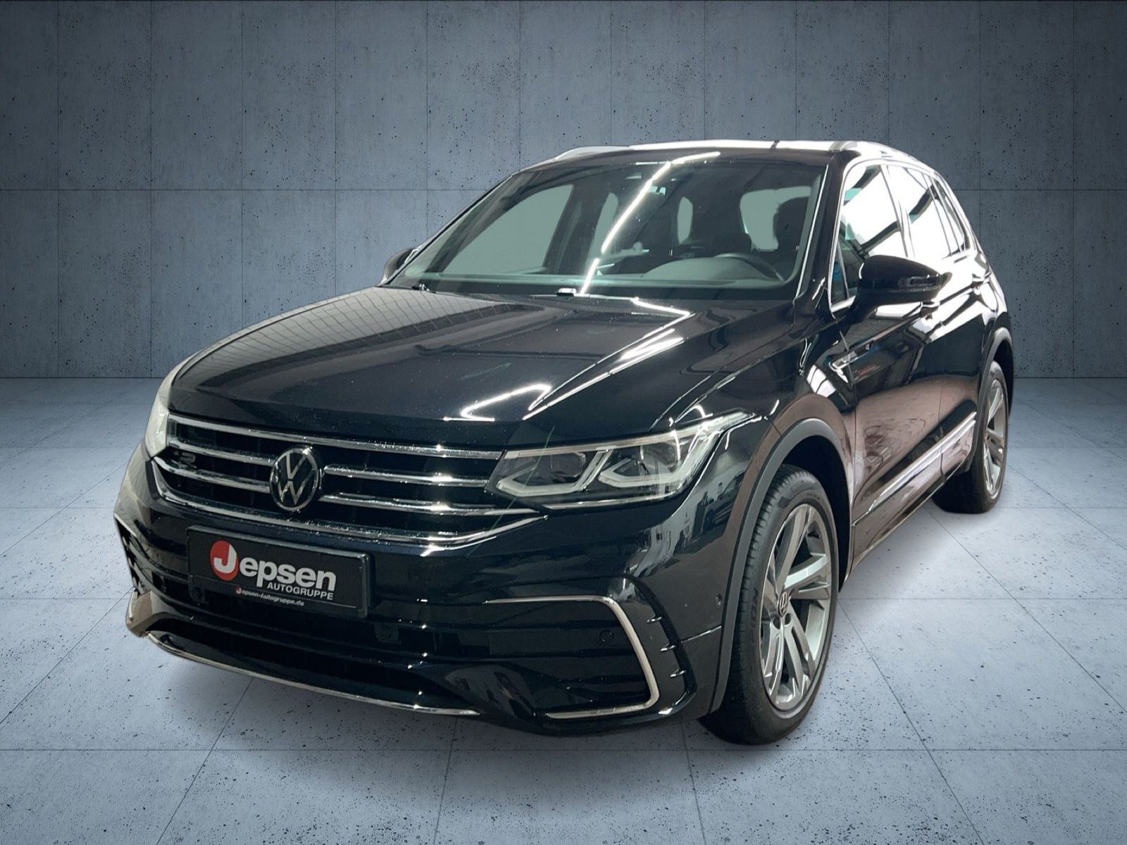 Volkswagen Tiguan 2.0 TDI DSG 4Motion R-Line /AHK /PANO