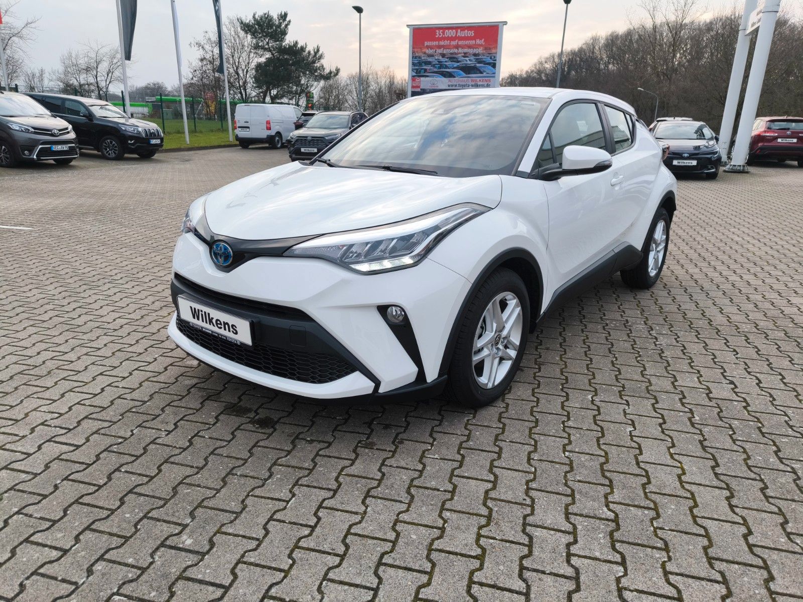Toyota C-HR Hybrid Flow - Samsaru's Car Outlet
