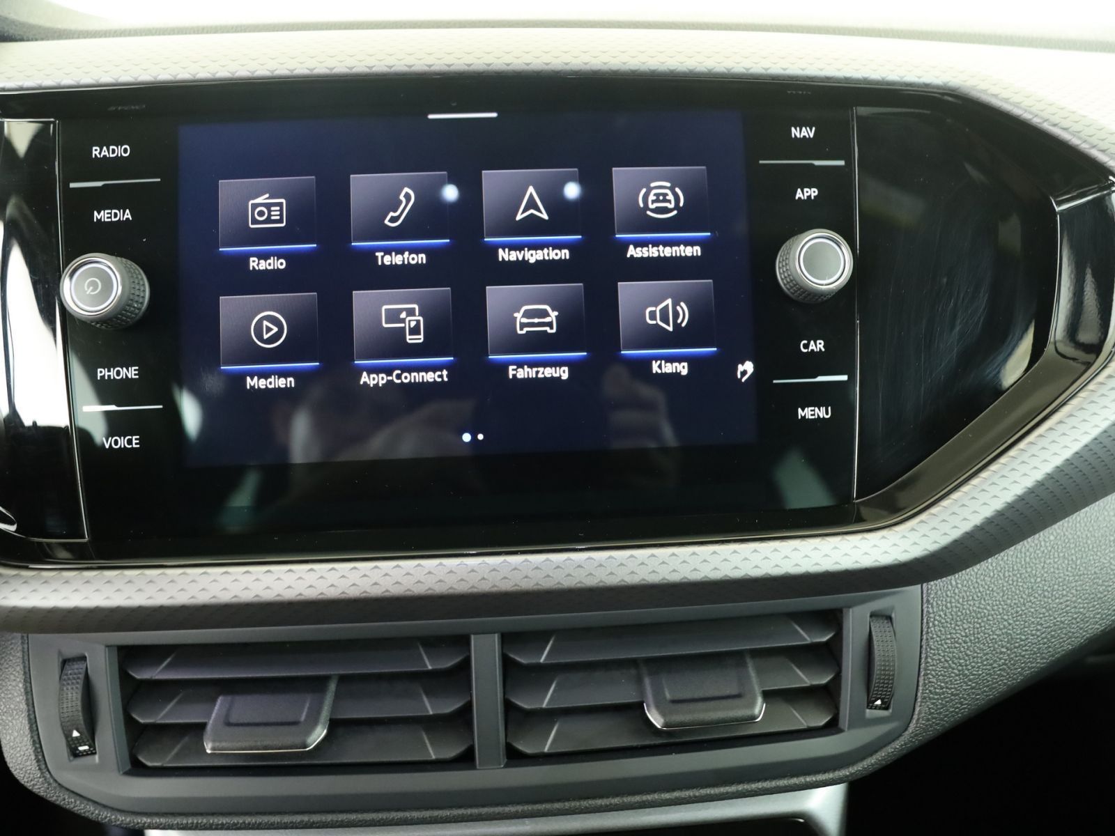 Volkswagen T-Cross 1.0 TSI Life - Samsaru's Car Outlet