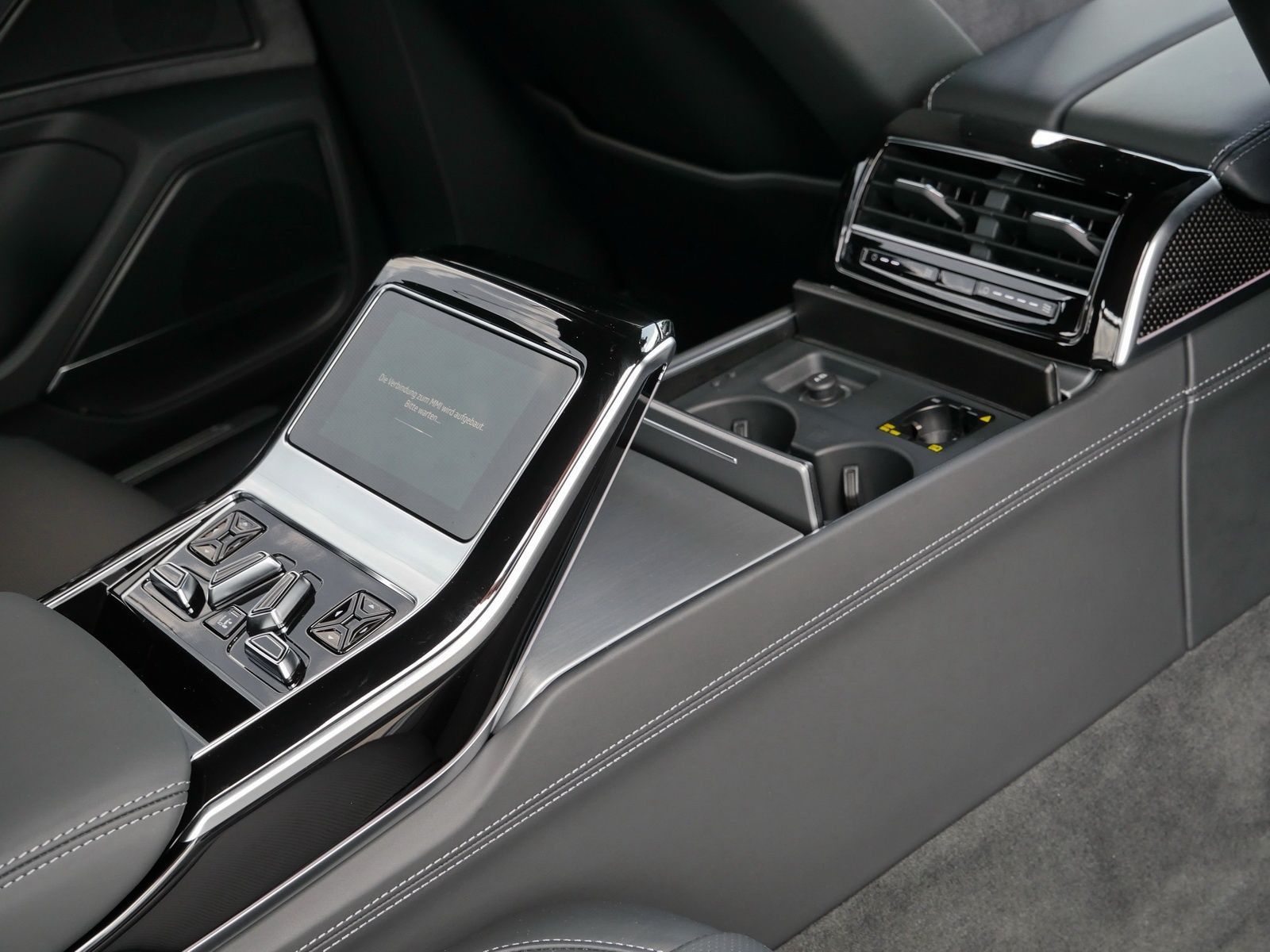 Audi A8 Lang 50 TDI qu. S line - Samsaru's Car Outlet