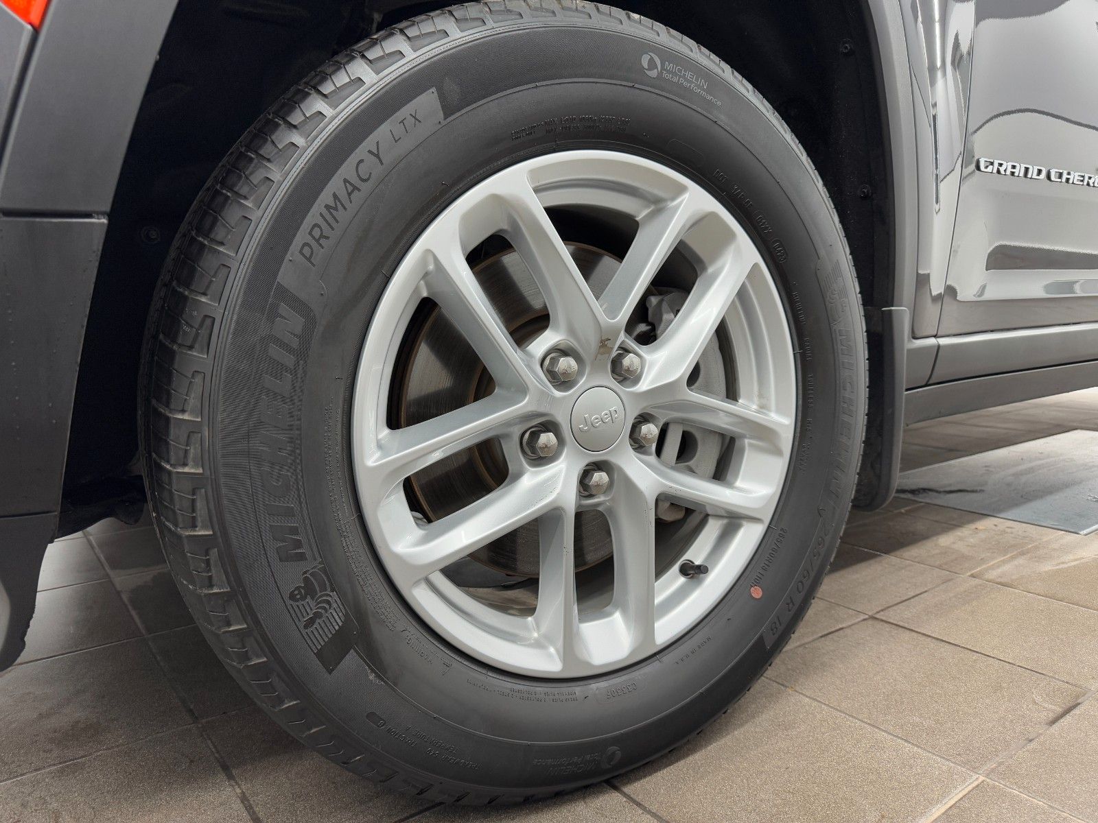 Jeep Grand Cherokee L Laredo 4x4/Unfallfrei!/Akh-3,1T
