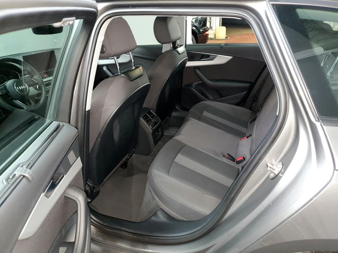 Audi A4 Avant 35TFSI S tronic S line - Samsaru's Car Outlet
