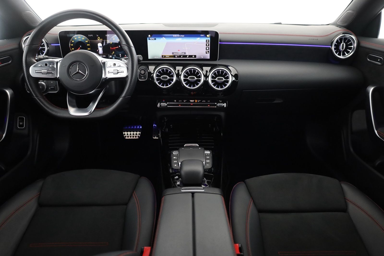 Mercedes-Benz CLA 35 AMG - Samsaru's Car Outlet