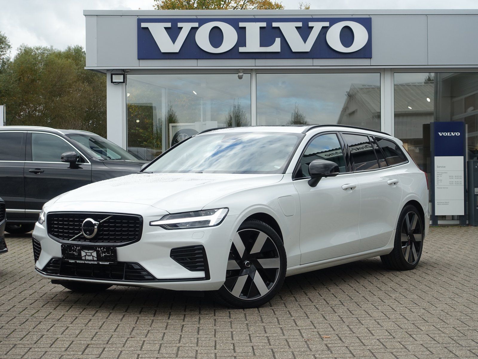 Volvo V60 Ultra Dark T8 AWD PANO/B&W/HUD/360°MASSAGE