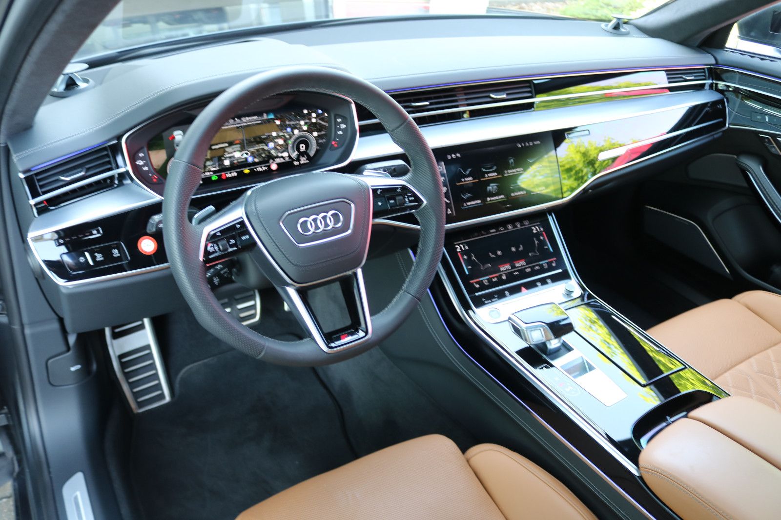 Audi A8 L 60 TFSI e Lang S line - Samsaru's Car Outlet