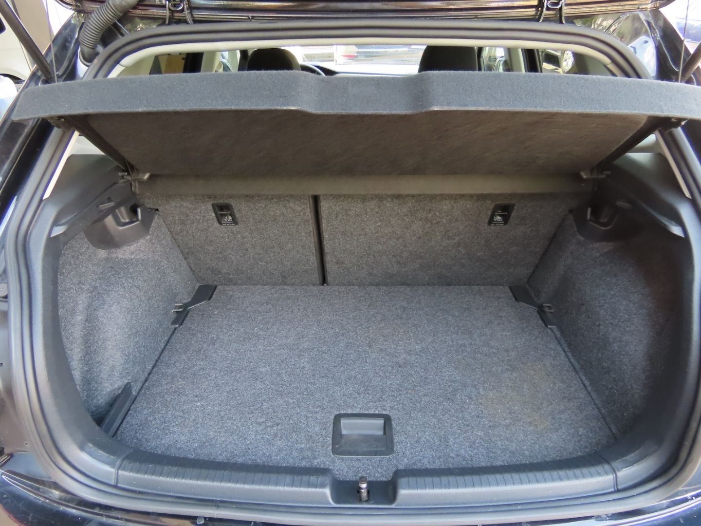 Volkswagen Polo VI 1.0 TSI - Samsaru's Car Outlet