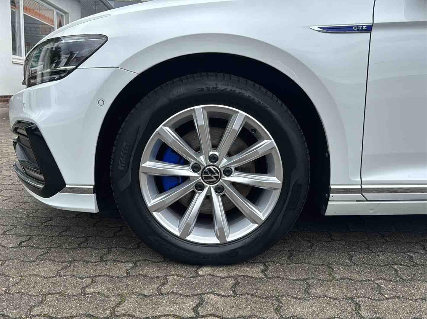 Volkswagen Passat Variant GTE - Samsaru's Car Outlet