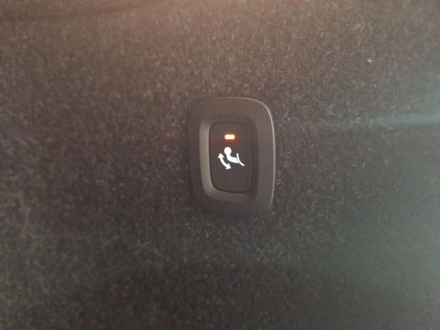 Volvo XC40 P8 AWD Twin R Design AHK ACC BLIS Alarmanla