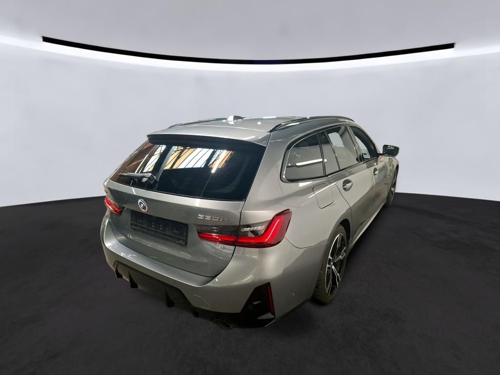 BMW 330e xD M-Sport HuD Leder CAM Pano H&K LenkHz.