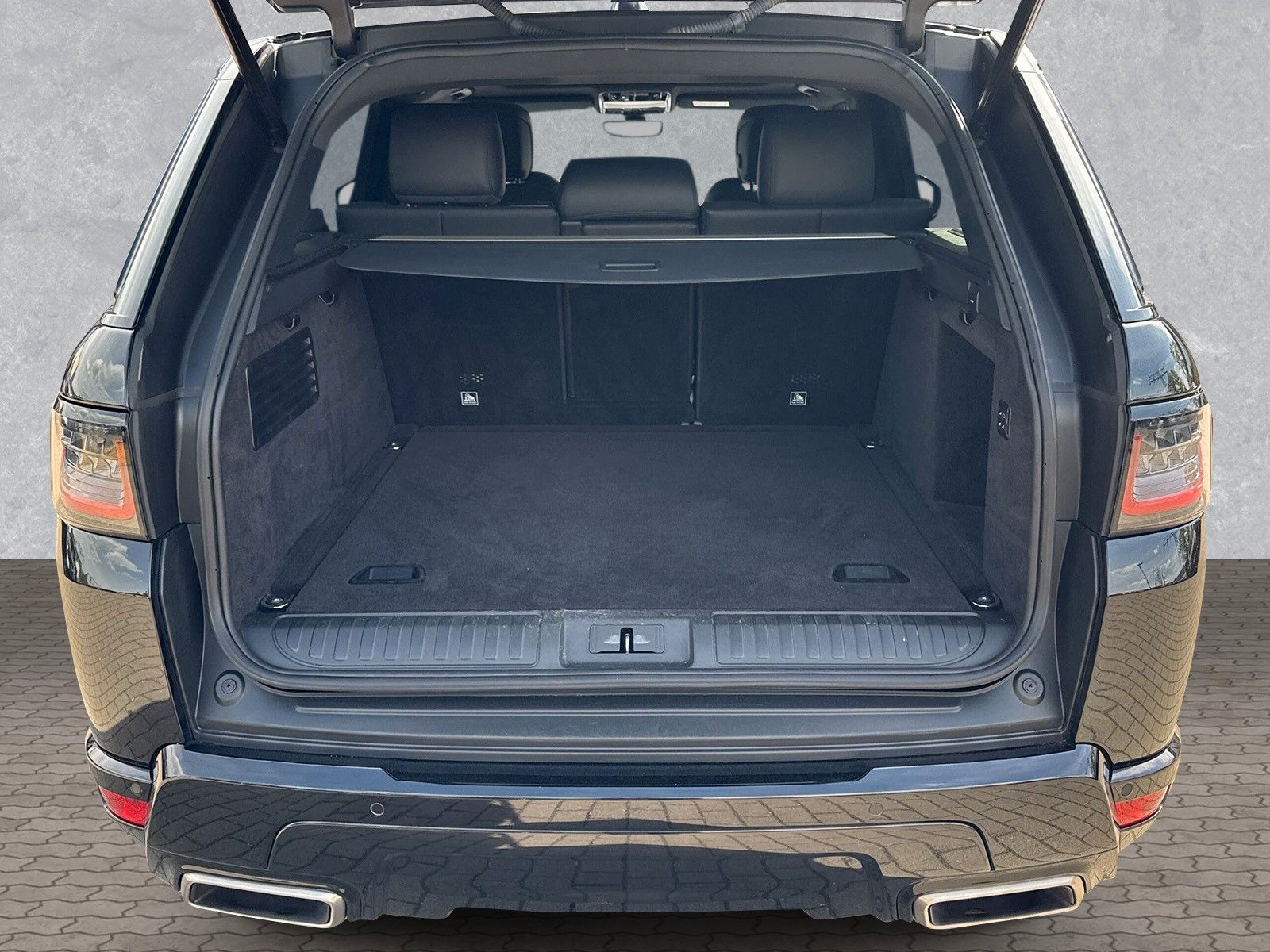 Range Rover Sport D350 HSE Dynamic Stealth - Samsaru's Car Outlet