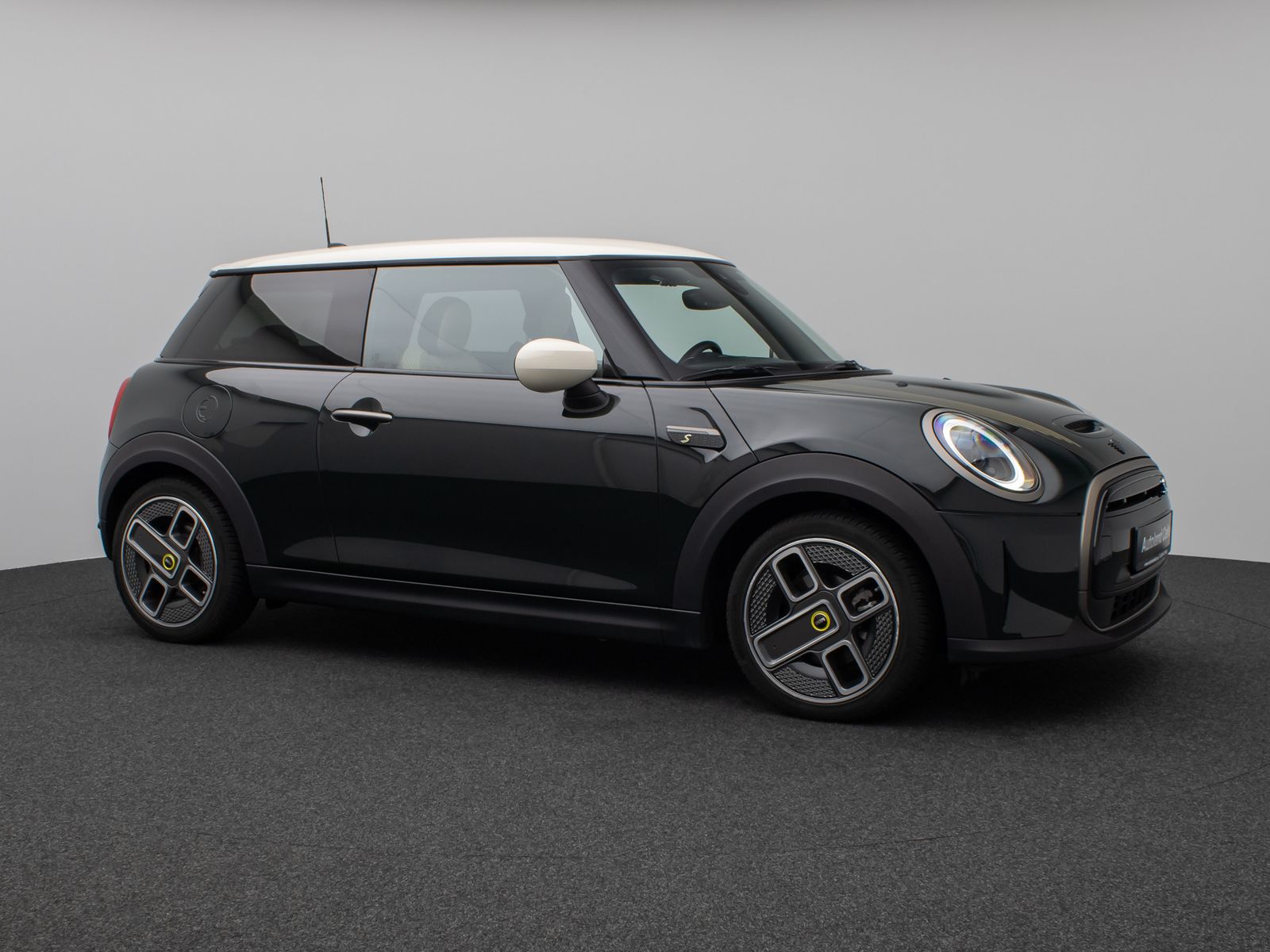 MINI COOPER SE Resolute Edition - Samsaru's Car Outlet