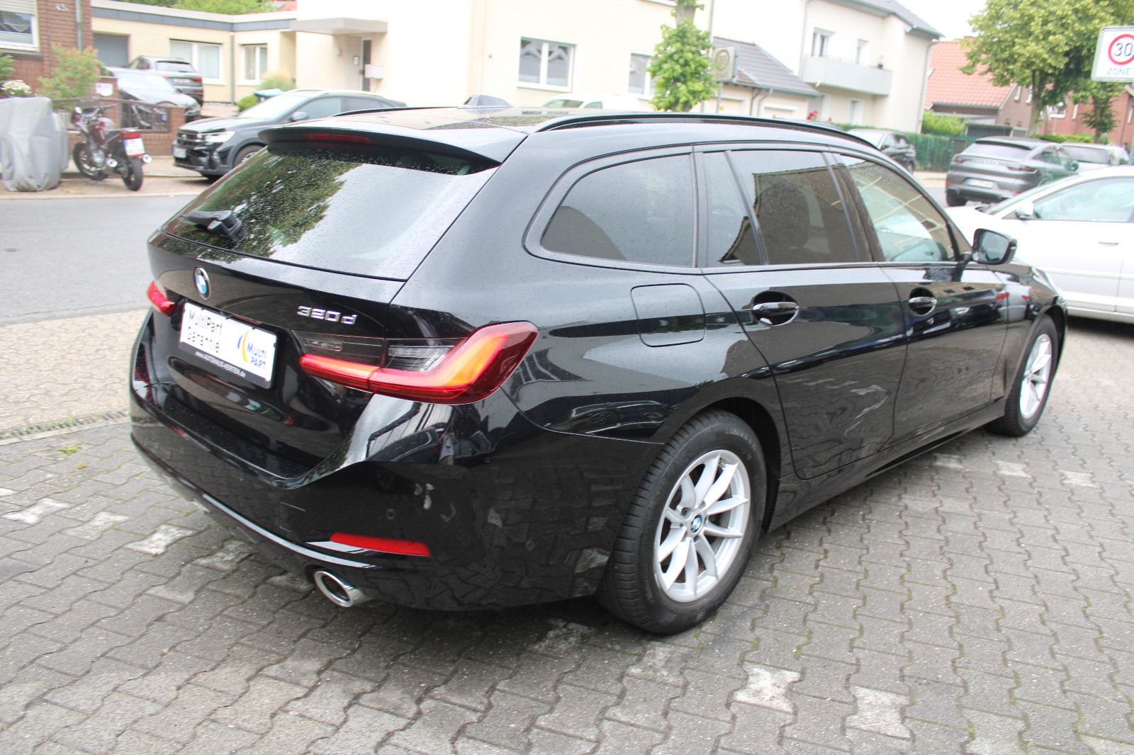 BMW 320dA Touring - Samsaru's Car Outlet