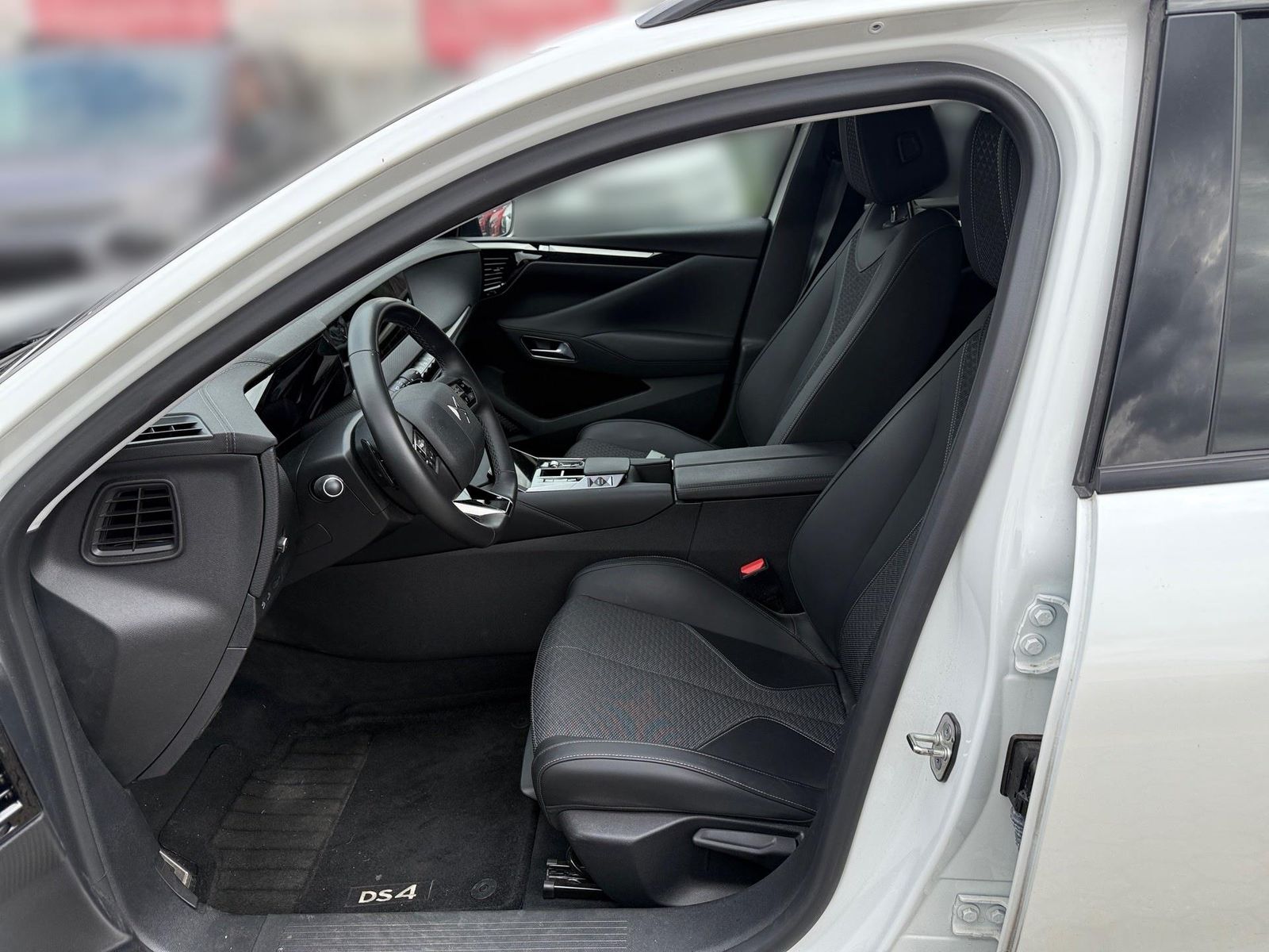 DS Automobiles DS4 CROSS TROCADERO BHDI 130 MATIX LED,NAVIGATIO