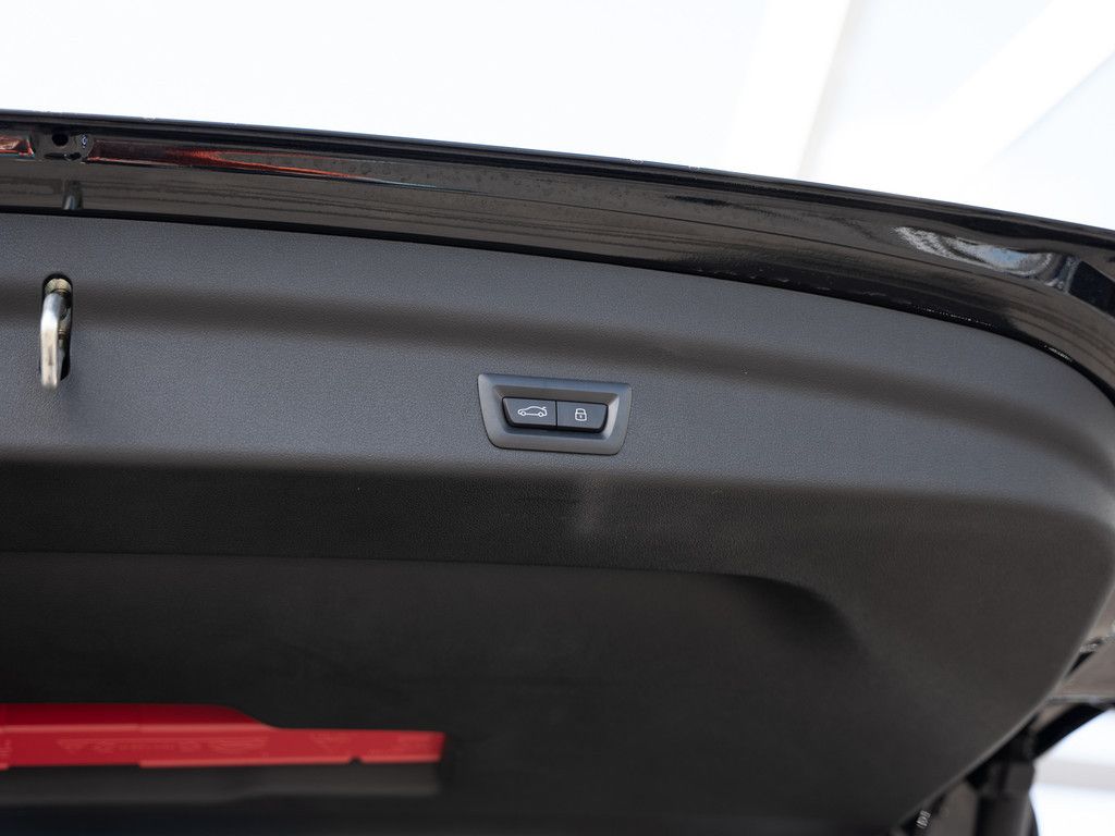 BMW X1 xDrive23i M-Sport - Samsaru's Car Outlet