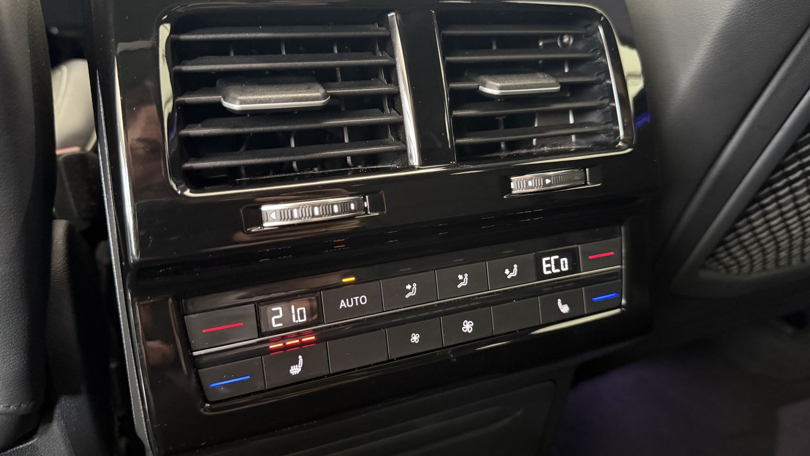 Volkswagen Touareg R-Line 4M |PANO |LUFT |HUD |MATRIX |AHK