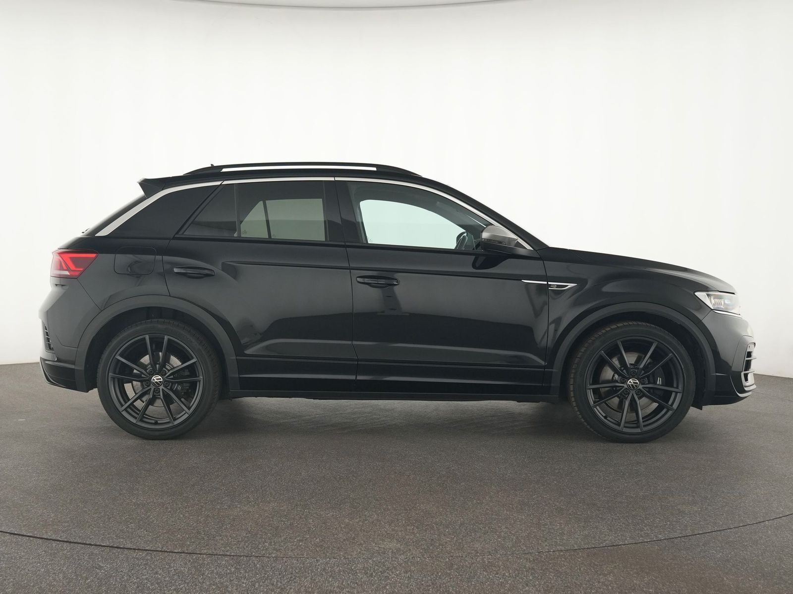 Volkswagen T-Roc R - Samsaru's Car Outlet
