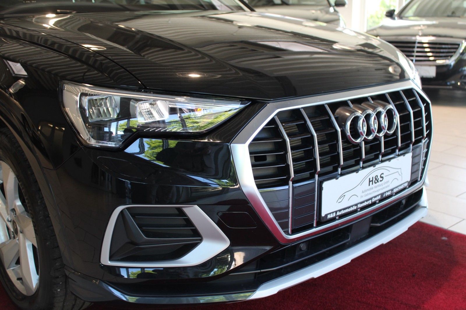 Audi Q3 40 TFSI quattro advanced - Samsaru's Car Outlet