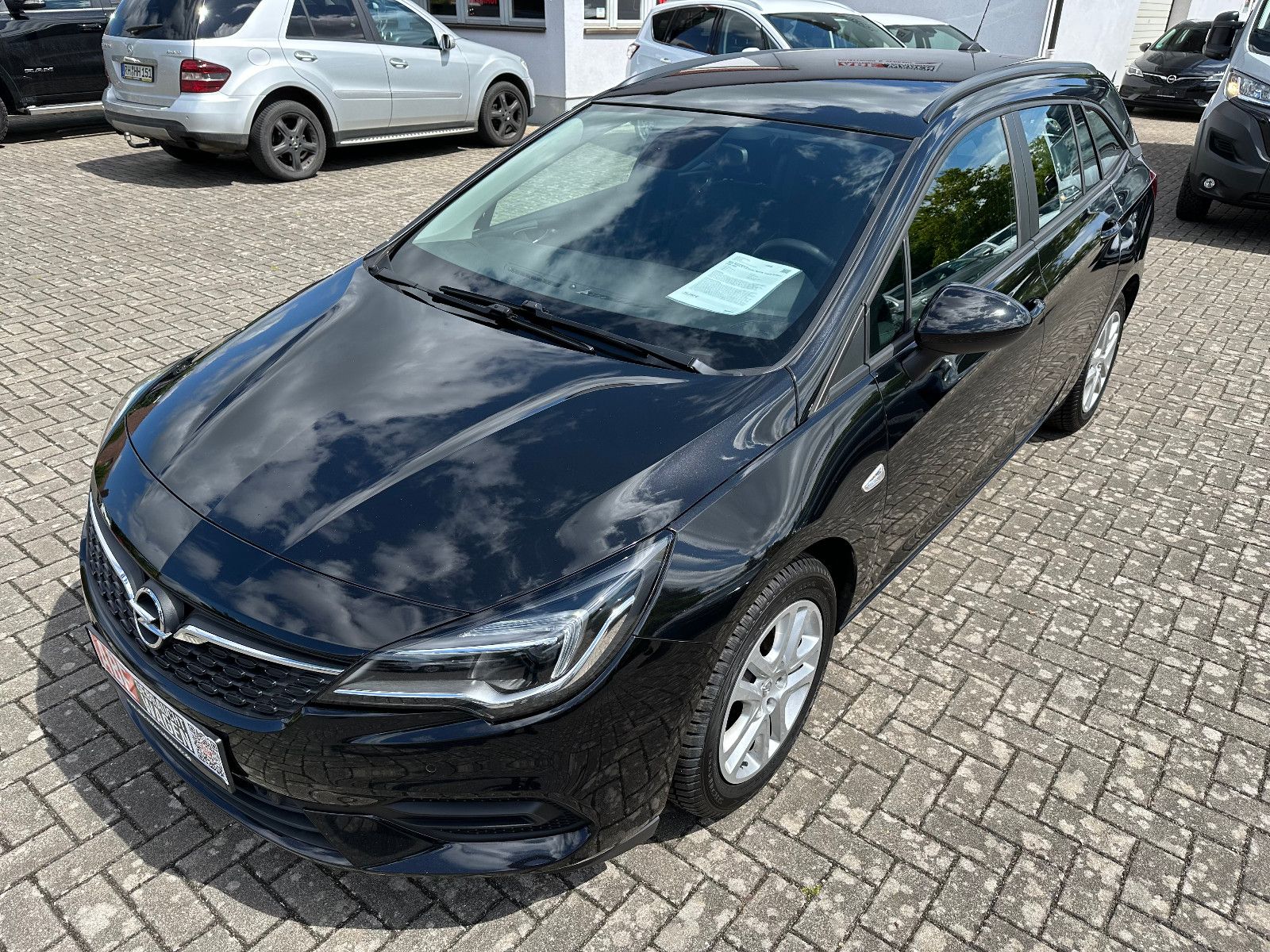 Opel Astra K 1.4 Turbo Sports Tourer Edition - Samsaru's Car Outlet