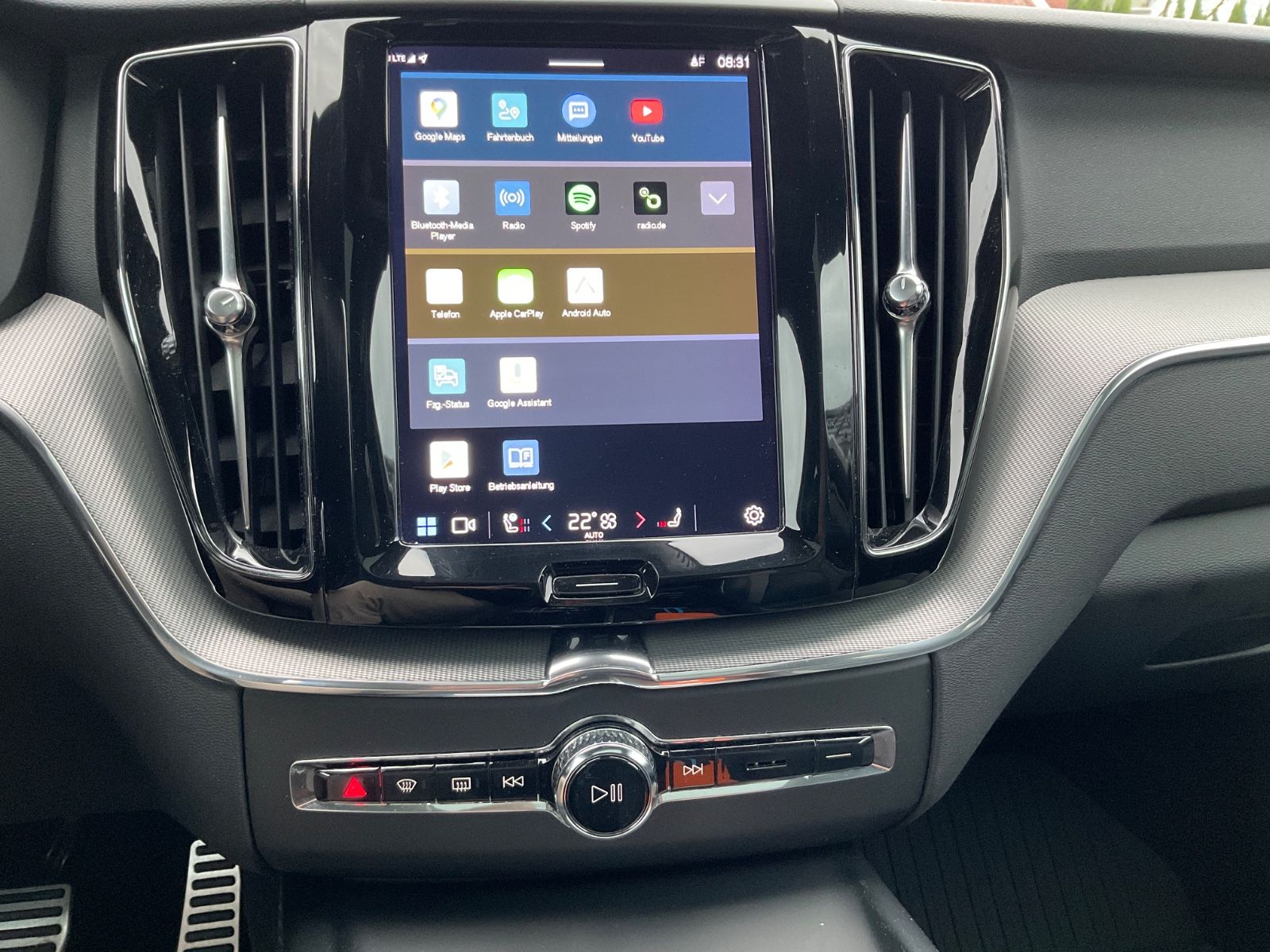 Volvo XC 60 XC60 R Design AWD,AHK,Kamera,Pano,LED