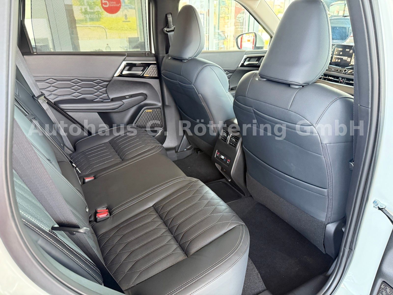Mitsubishi Outlander Top 4WD PHEV Leder LED 4xSHZ 360° HUD