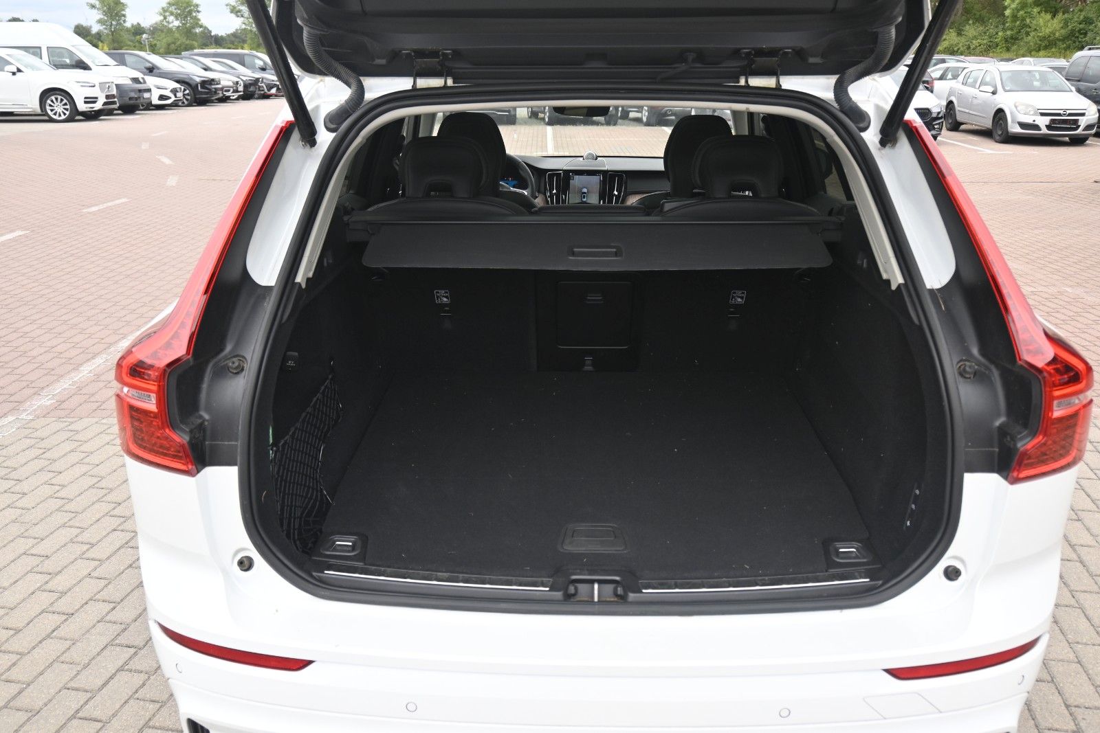 Volvo XC60 T8 PHEV Ultimate Dark*LUFT*360°*ACC*AHK*