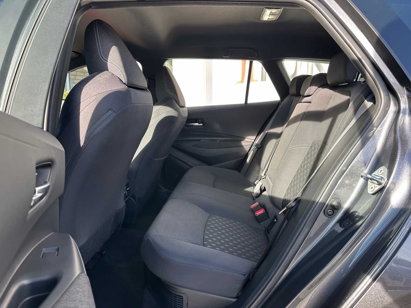 Toyota Corolla Touring Sports 1.8 Hybrid - LED, NAVI, S
