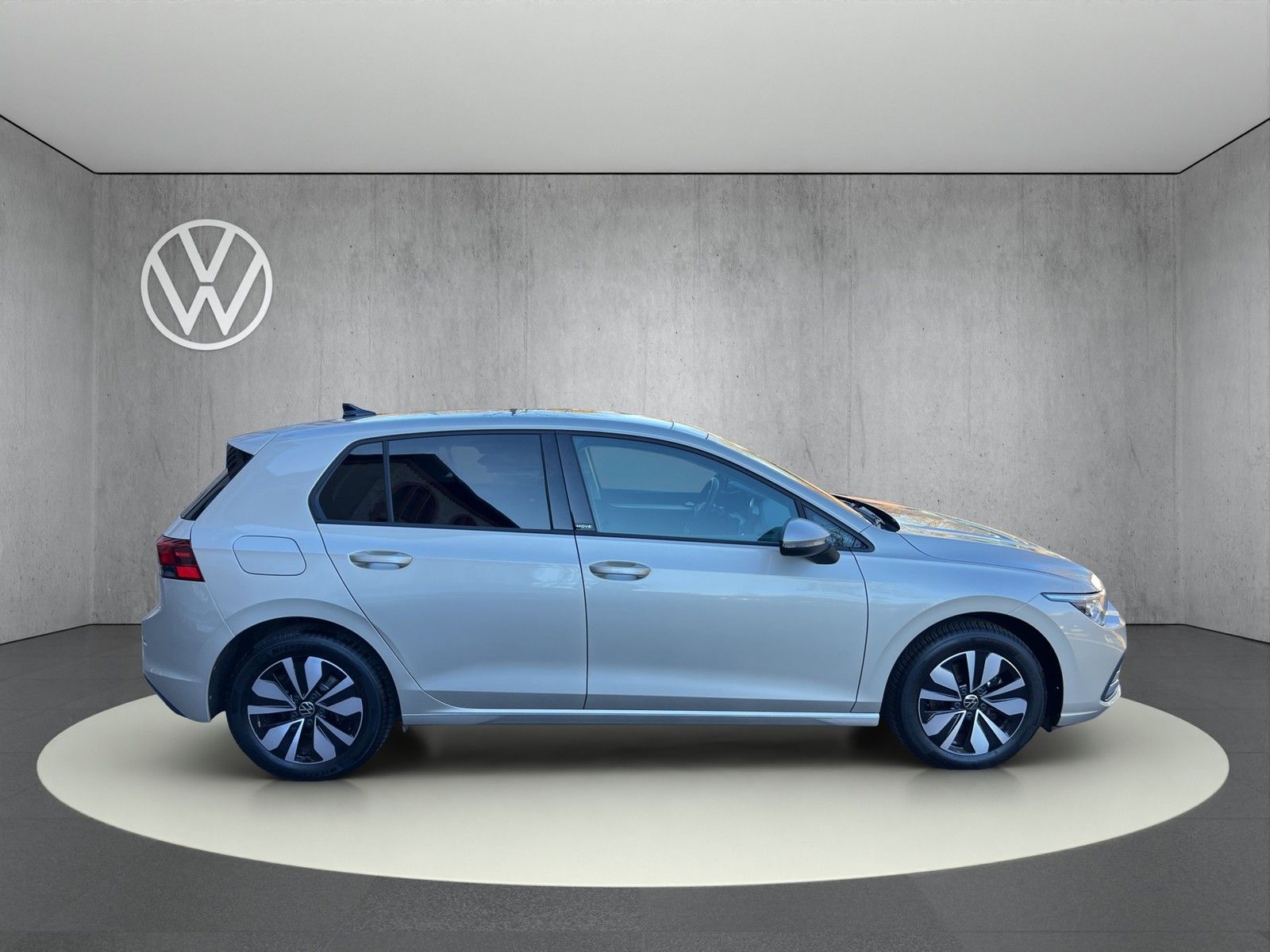 Volkswagen Golf VIII 1.5 eTSI Move DSG - Samsaru's Car Outlet