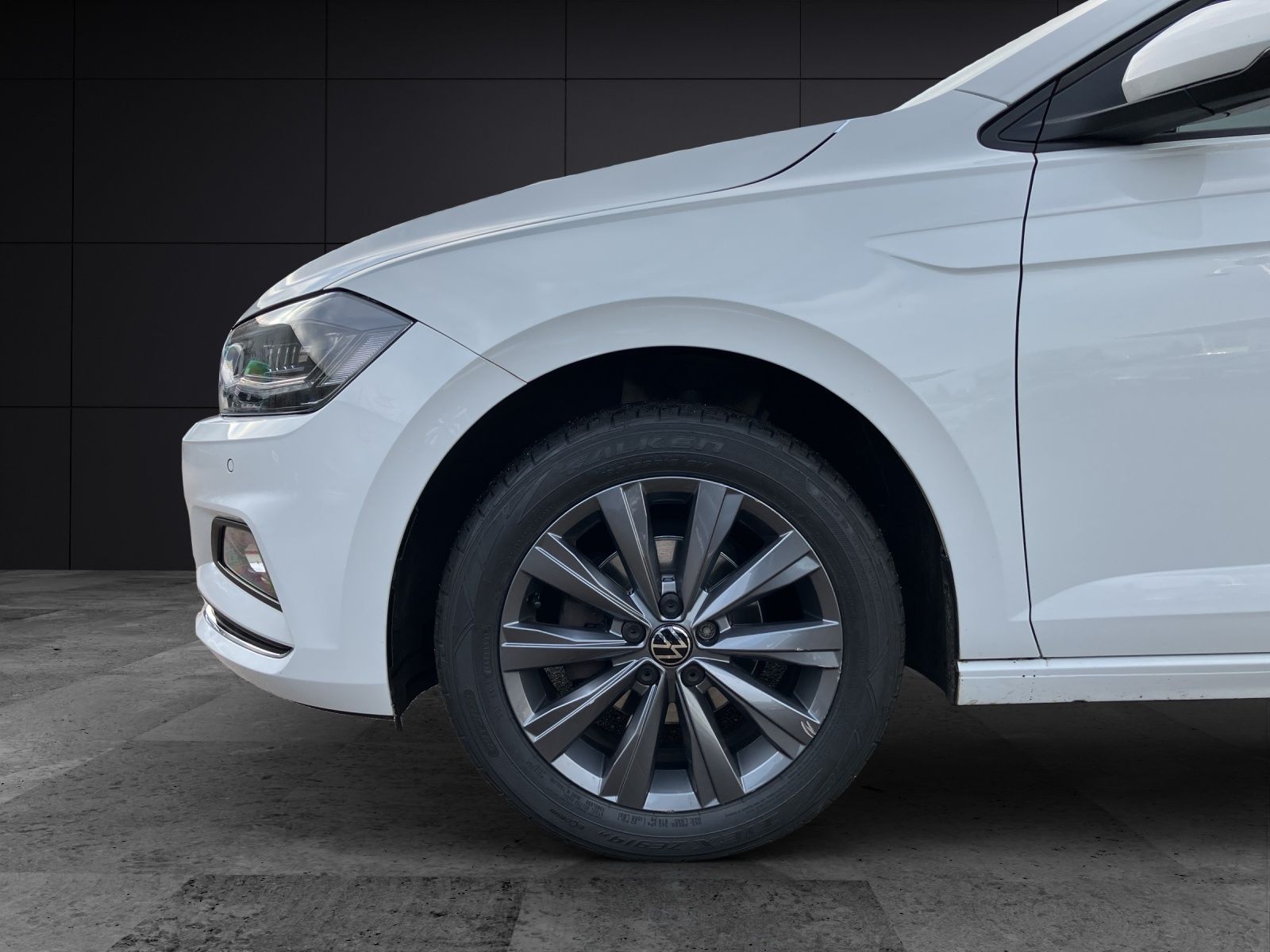 Volkswagen Polo TSI Highline DSG - Samsaru's Car Outlet