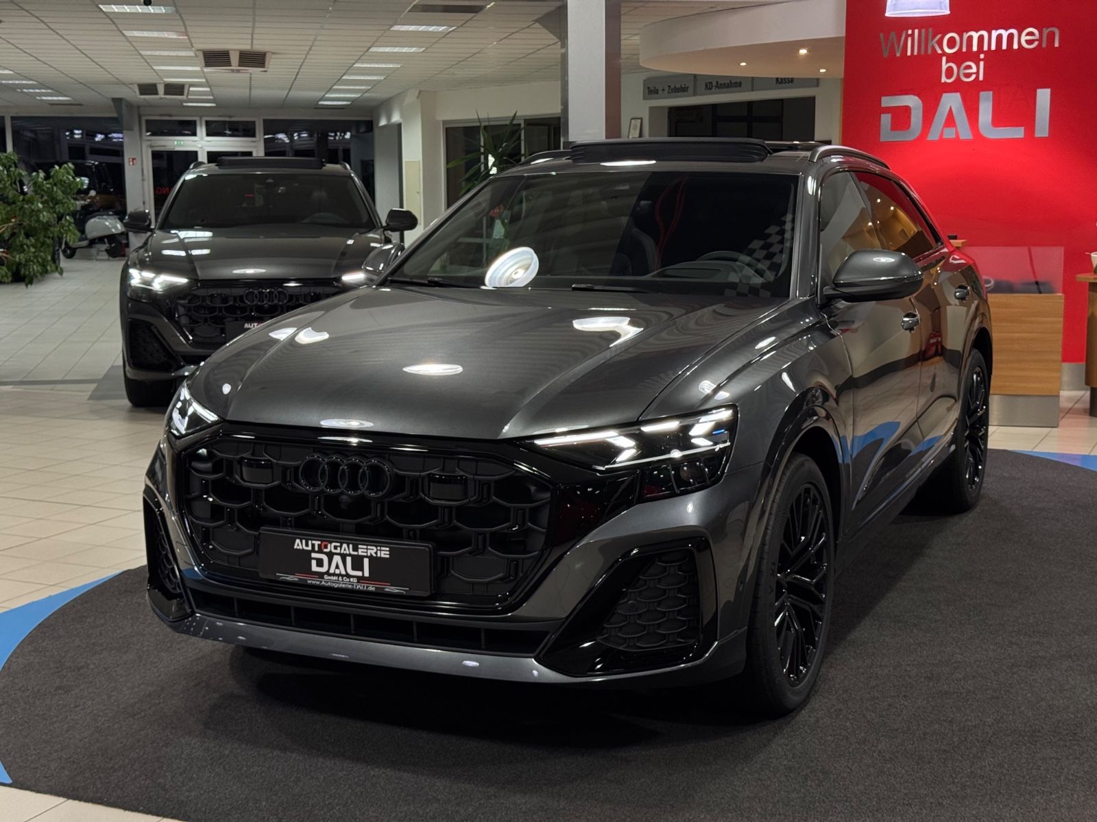 Audi Q8 50 TDI quattro S-LINE - Samsaru's Car Outlet