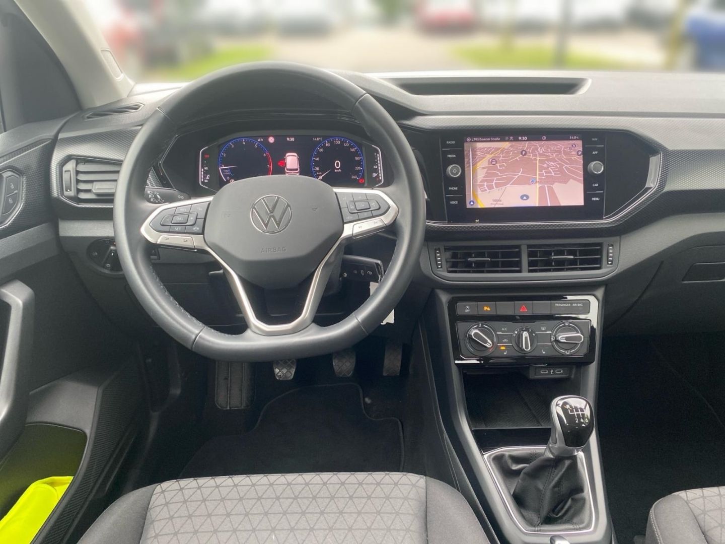 Volkswagen T-Cross 1.0 TSI Life - Samsaru's Car Outlet