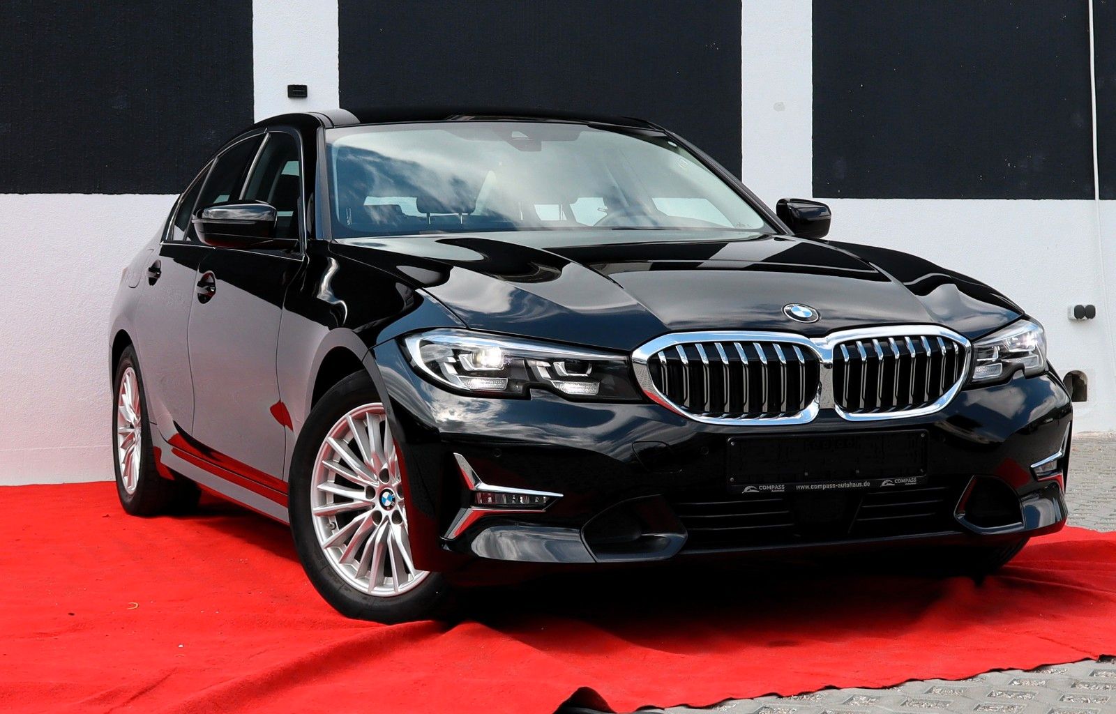 BMW 320 d Luxury Line - Samsaru's Car Outlet