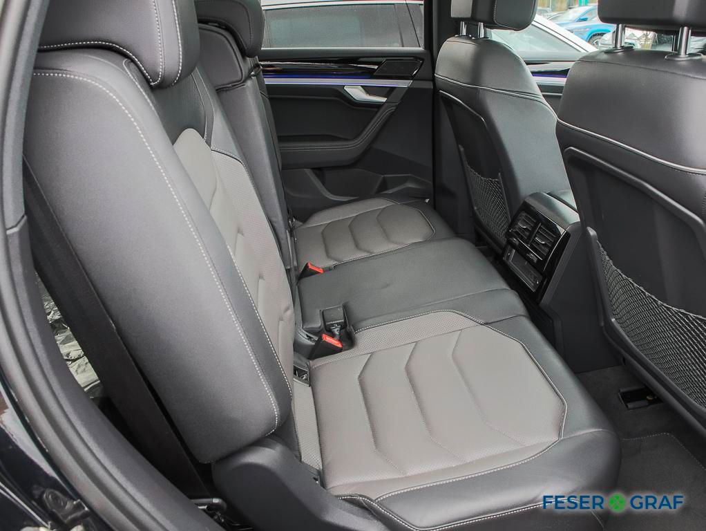 Volkswagen Touareg 3.0 TDI 4M R-Line Black - Samsaru's Car Outlet