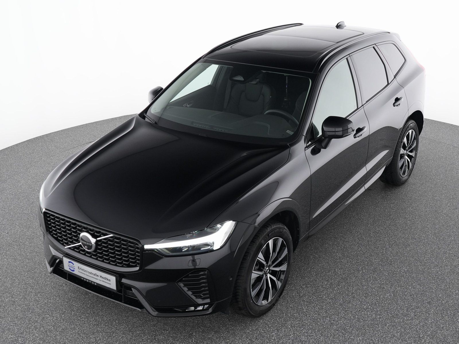 Volvo XC60 B5 Benzin AWD Plus Dark - Samsaru's Car Outlet