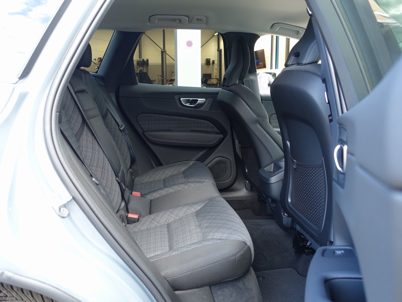 Volvo XC60 Core B4 Mild-Hybrid - Samsaru's Car Outlet