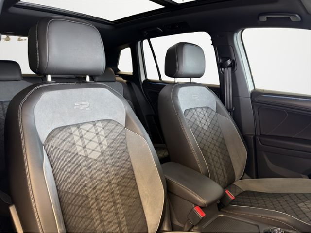 Volkswagen Tiguan 2.0TSI 4M R-Line Matrix/AHK/Pano/HK/20"
