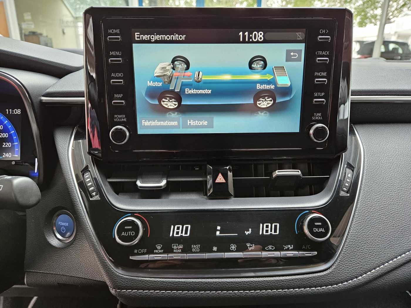 Toyota Corolla Touring Sports 1.8 Hybrid - Samsaru's Car Outlet
