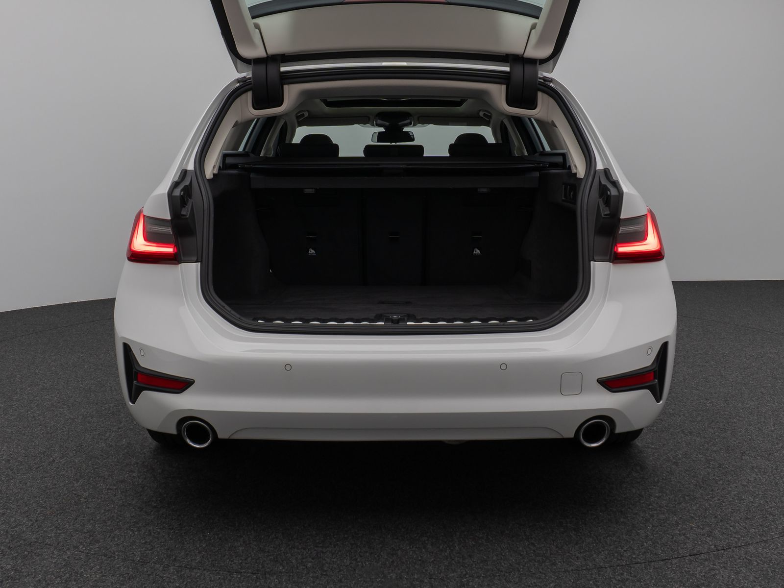 BMW 320d - Samsaru's Car Outlet