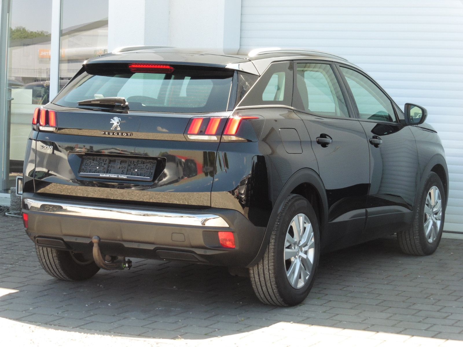 Peugeot 3008 BlueHDi 130 EAT8 - Samsaru's Car Outlet