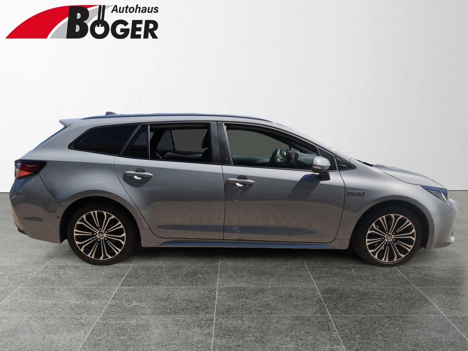 Toyota Corolla Touring Sports 2.0 Hybrid Team D - Samsaru's Car Outlet