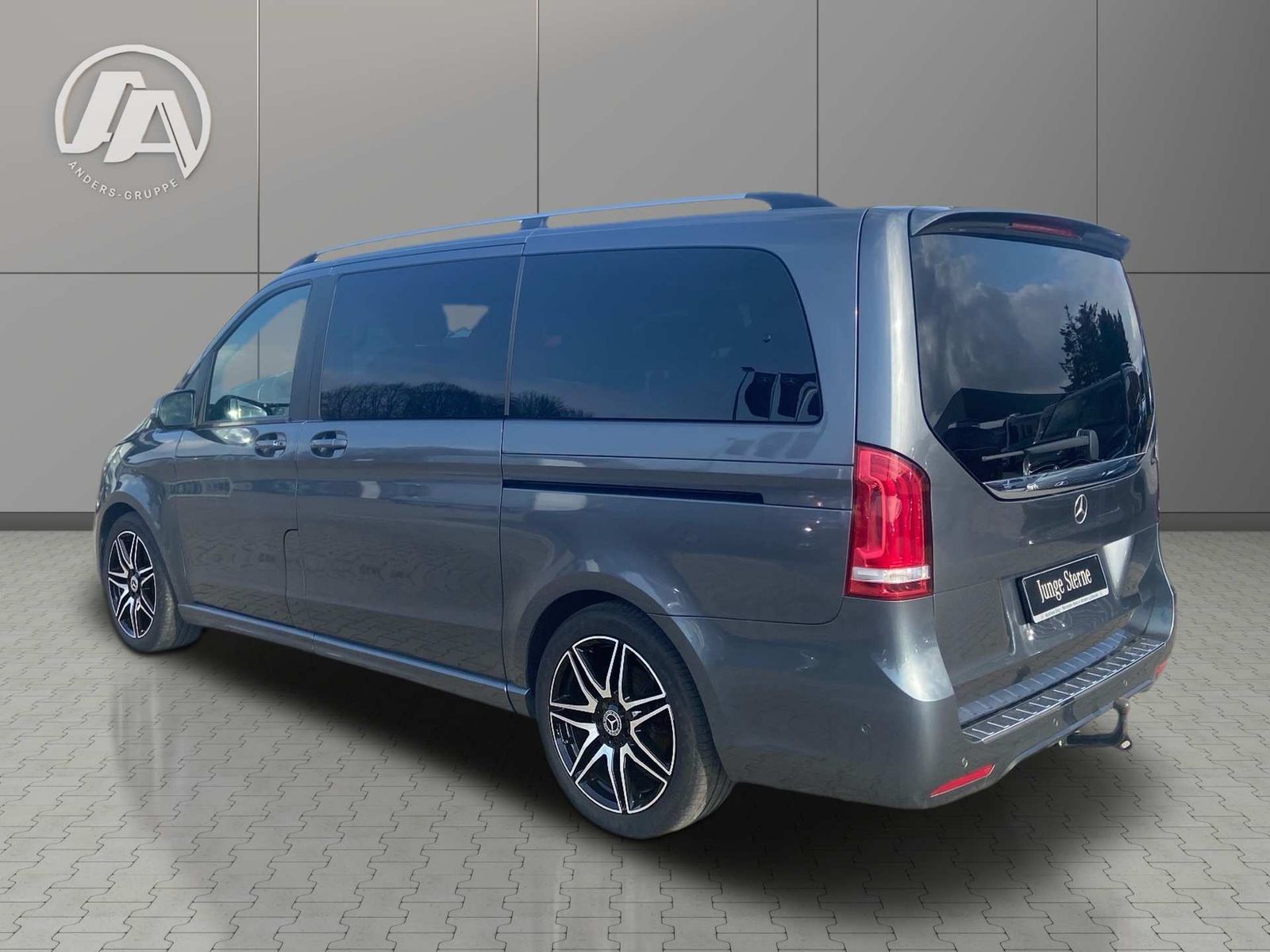 Mercedes-Benz V 250 AMG Line - Samsaru's Car Outlet