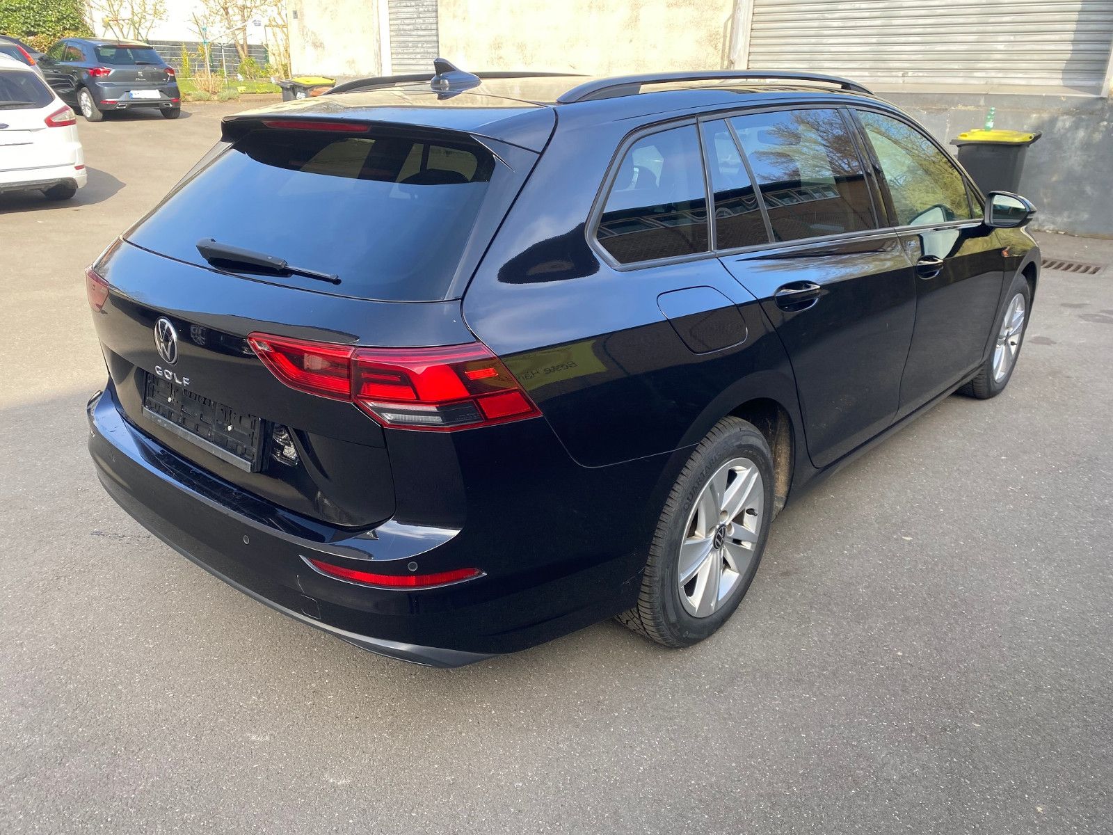 Volkswagen Golf VIII Variant Life - Samsaru's Car Outlet